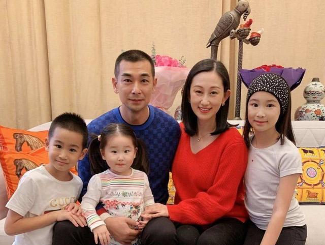 有種“遺傳”叫趙文卓，全家“共用”一張臉，網友：簡直太像了