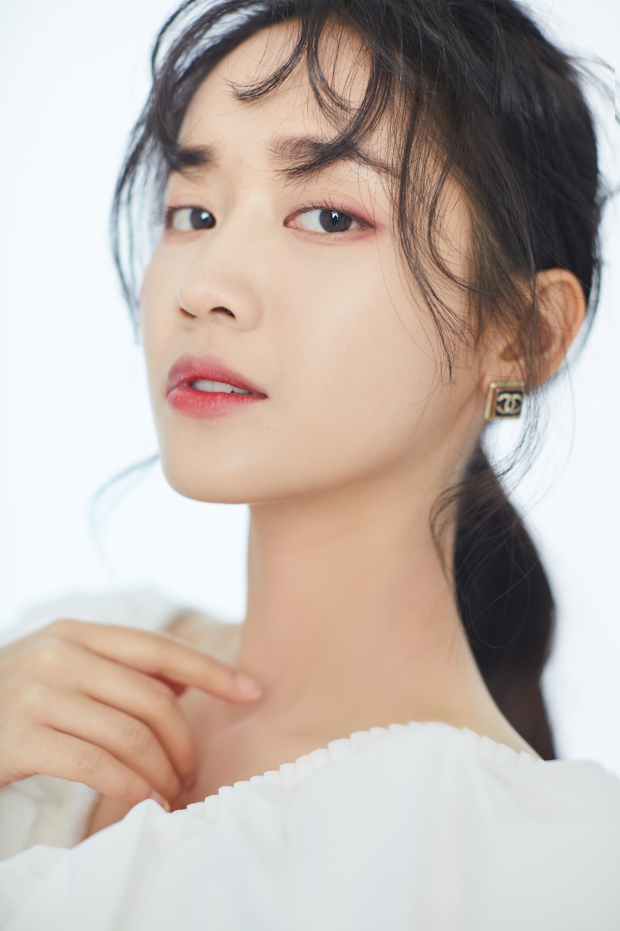 郑湫泓元气夏日写真上线 新剧《玉楼春》热播姚滴珠三观获赞