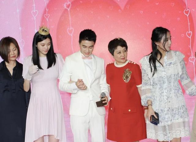 奚梦瑶怀二胎？何猷君否认：这个时候尊重下我家人，别无中生有