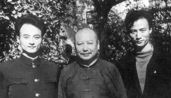 在北京,这群人操控娱乐圈格局40年,潜规则至今没打破