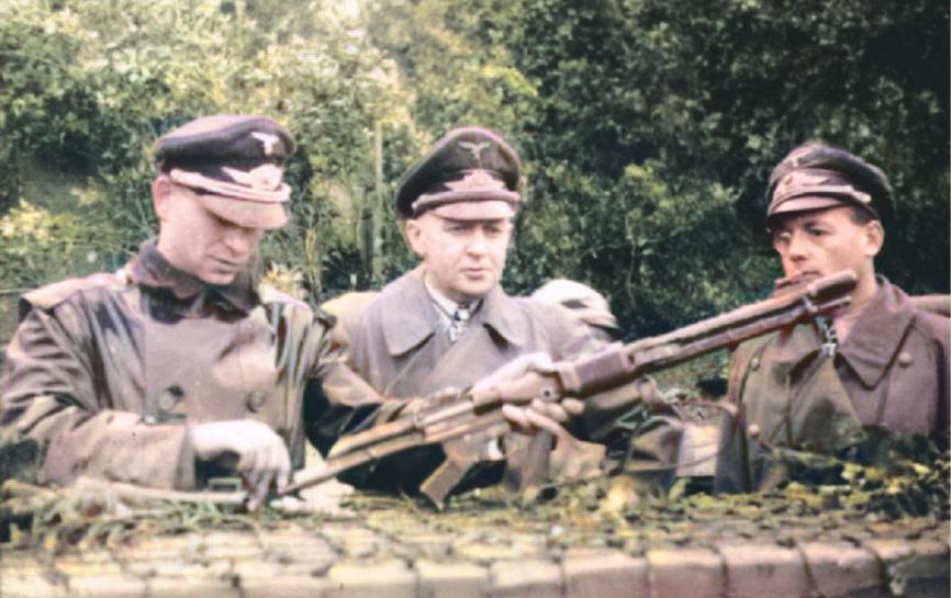 A rare but well-known classic automatic rifle-the FG42 paratrooper ...