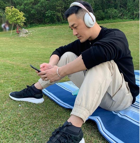 港媒爆张馨月有喜，林峰忙拍戏不回应，吴千语