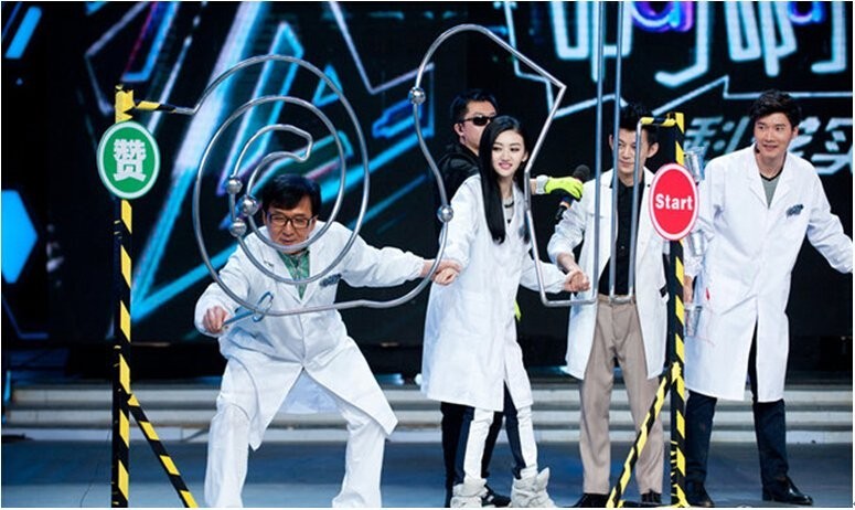 如果你快乐的话要看快乐大本营，不快乐的话更