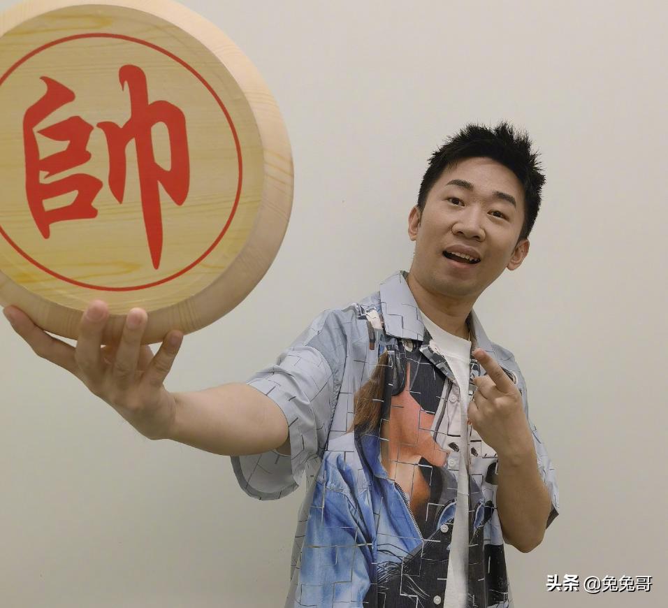 楊迪被曝已領證結婚，與女友相戀15年，曾公開稱必娶她 - 資訊咖