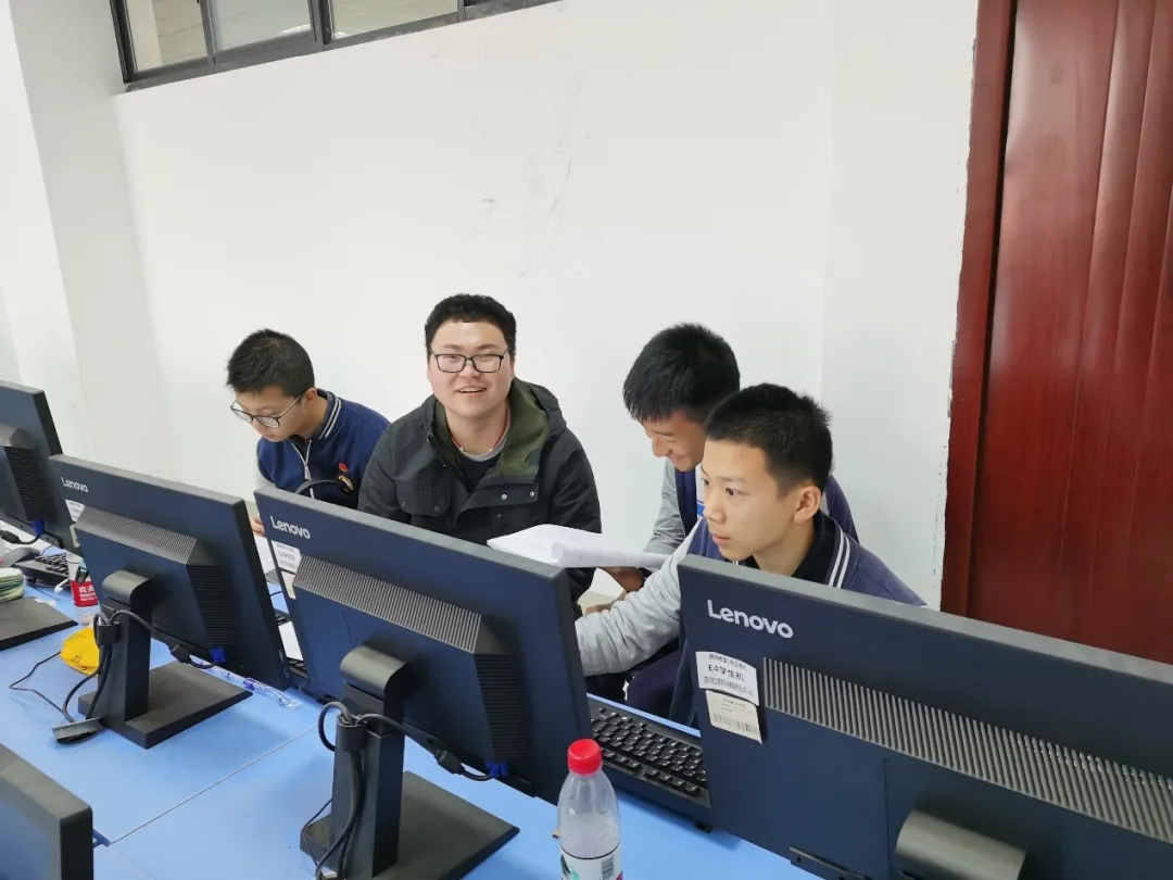 天七学子获成都市青少年科技创新大赛最高奖