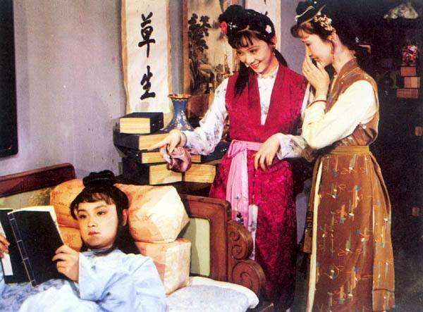 那个毫不起眼的丫头，才是红楼梦中陪伴宝玉到最后的姨娘