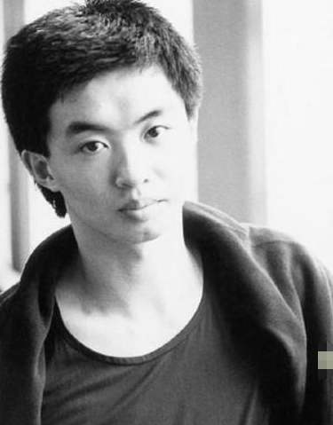 金星传奇的一生：年少成名大陆首位变性人，转