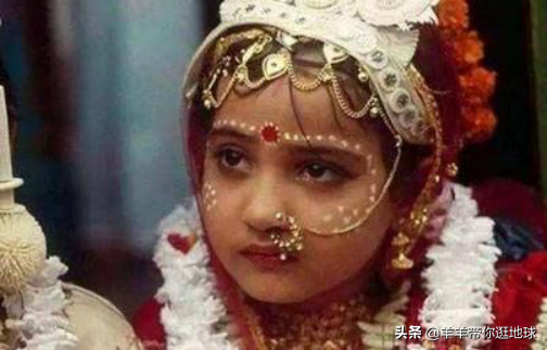 印度光鲜亮丽的“圣女”，却不能享受天伦之乐，地位不及贫民