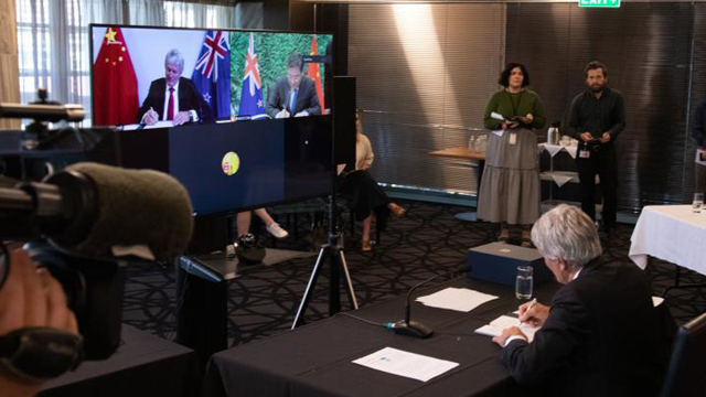 ȲݵǶԻߣСǶй̬ȴת