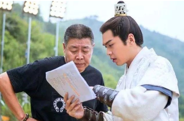 结婚不见父亲身影，直言三年不拍父亲的戏，张