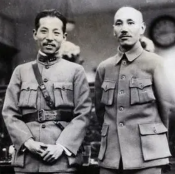 1990年张学良恢复自由，记者问他最佩服谁，他不假思索说出3个人