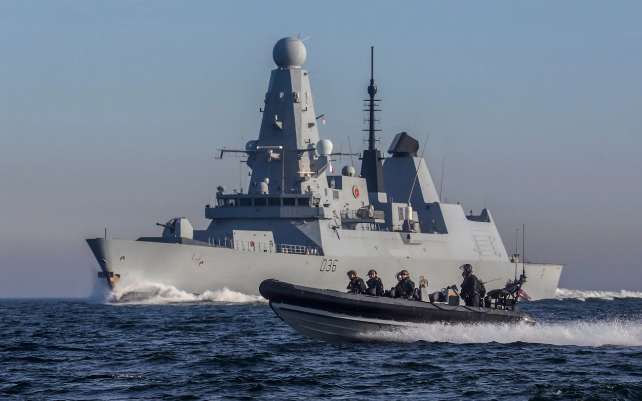 空有2艘重型航母，护航舰艇却不够用，皇家海军