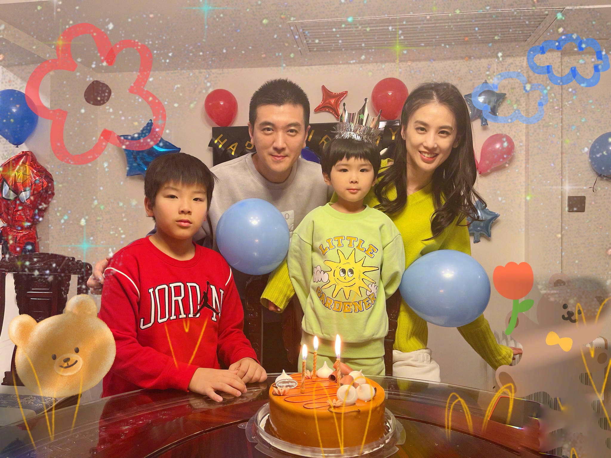 黃聖依帶小兒子現身貴氣有範，4歲安麟自推行李乖巧懂事