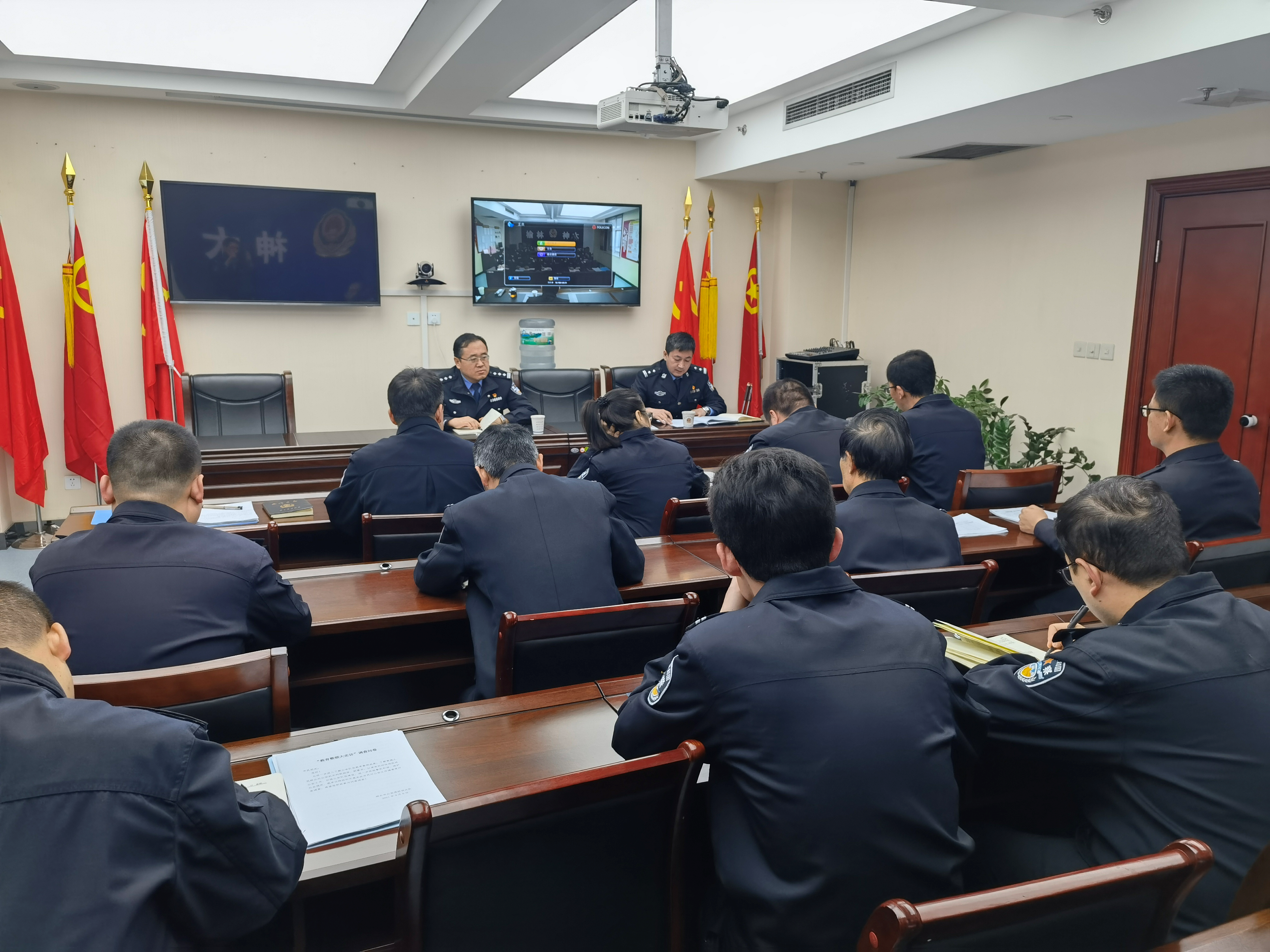 神木市公安局副局长王继承到包抓单位督导推进队伍教育整顿工作并开展谈心谈话