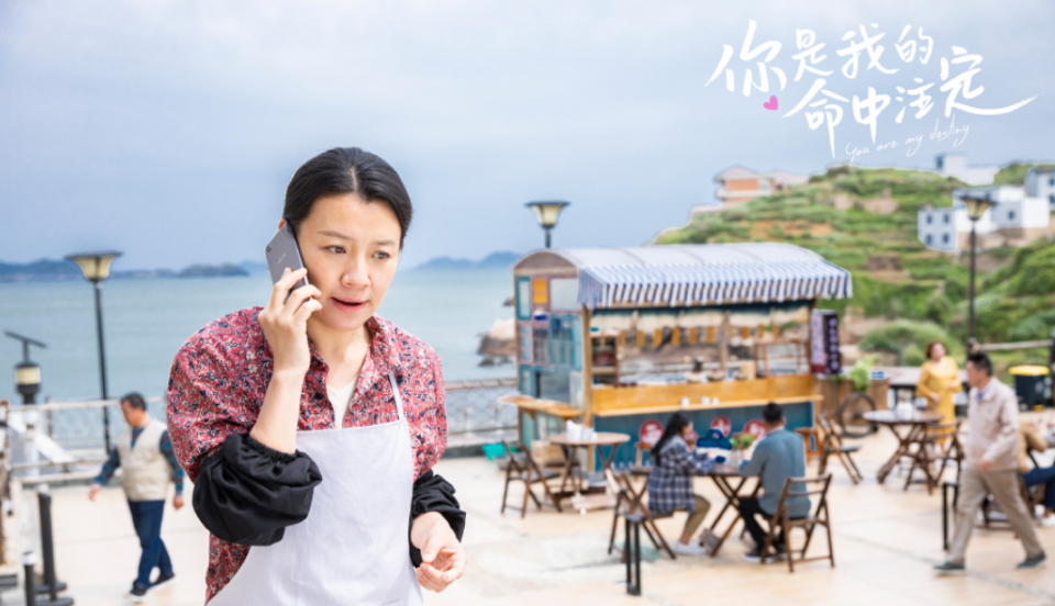 20岁合作张国荣，26岁拿影后，46岁才出圈，正午