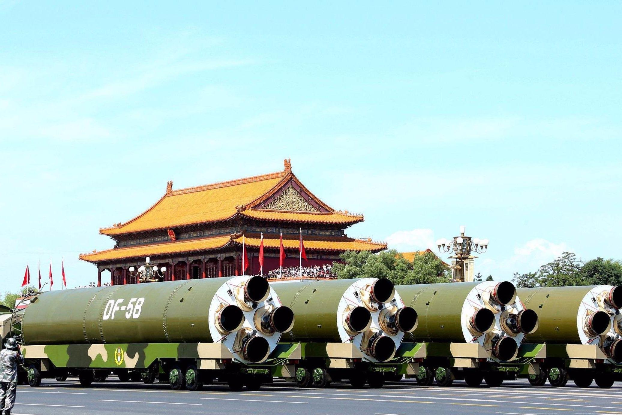 当中国第一颗原子弹试爆成功后，美、苏、英、