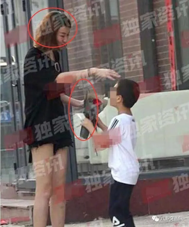 经纪人否认王宝强冯清结婚生子，女方曾现身灵堂为王母守孝