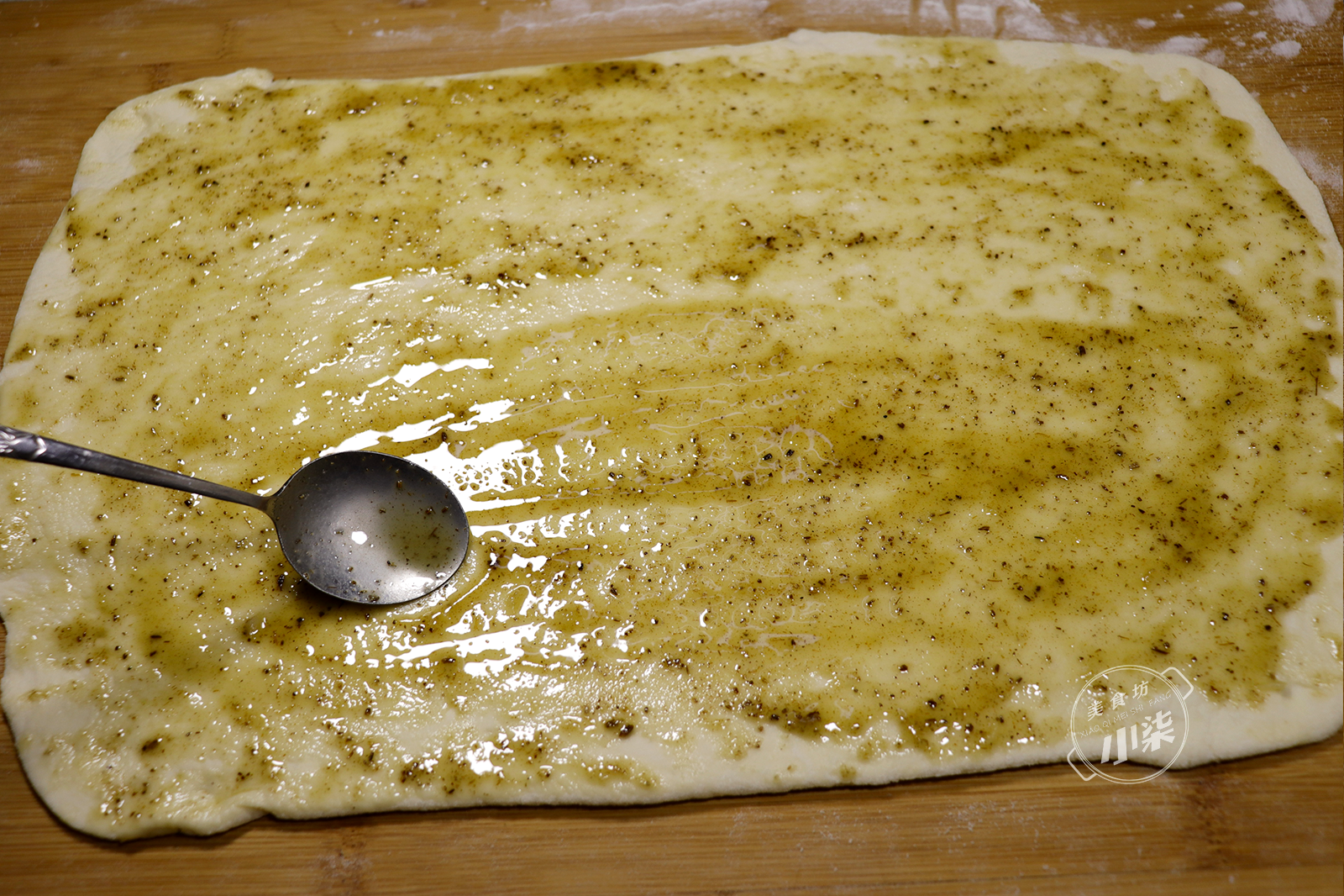 芝麻燒餅這樣做吃著才過癮，外皮酥軟層次多，好吃不上火，太香了