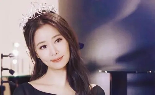 富养老公、女儿，边投资边拍戏，撑起一个家的林心如，早就变了