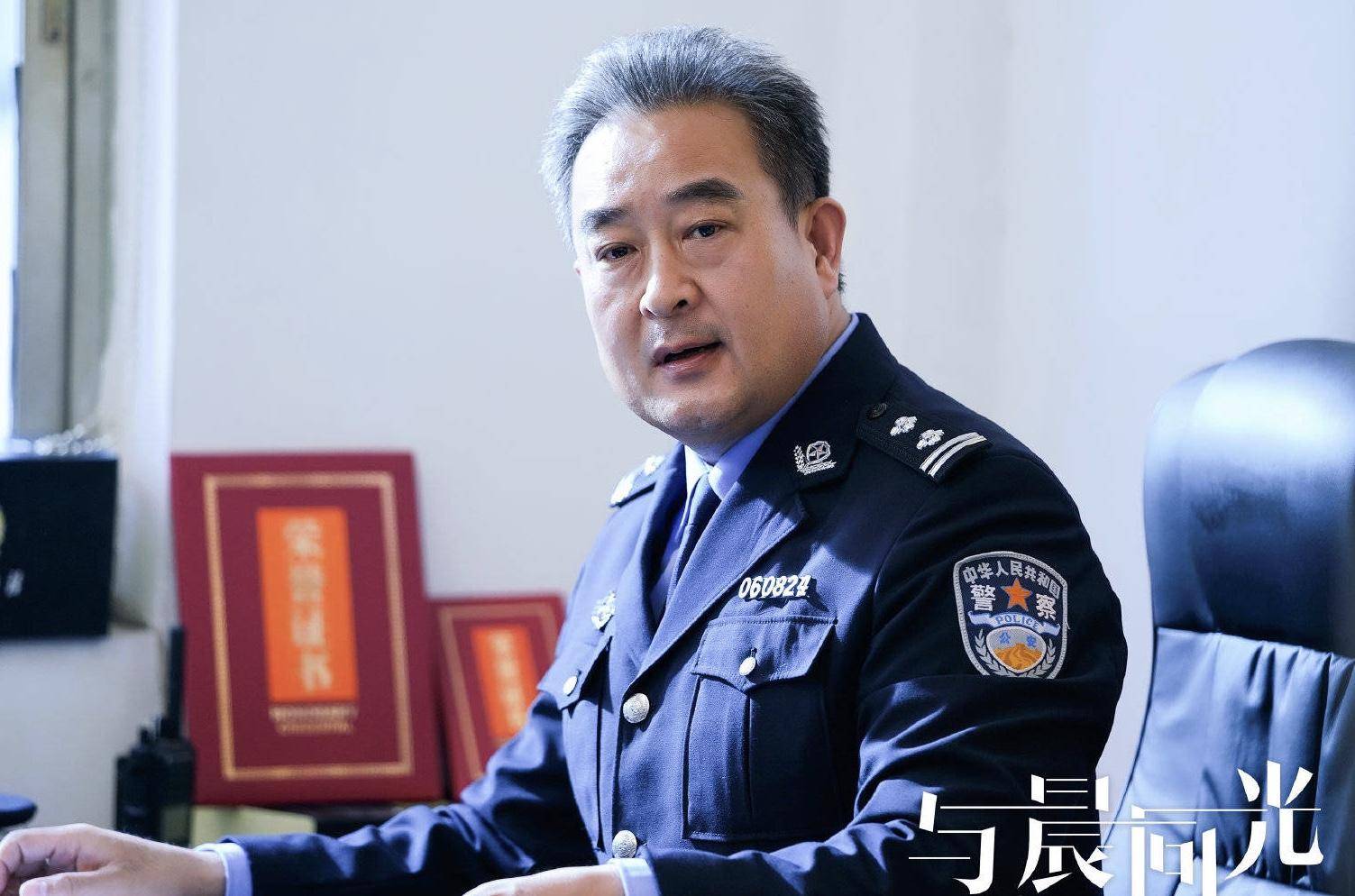 《与晨同光》口碑崩盘，白敬亭和孙怡没有CP感，剧情漏洞百出​