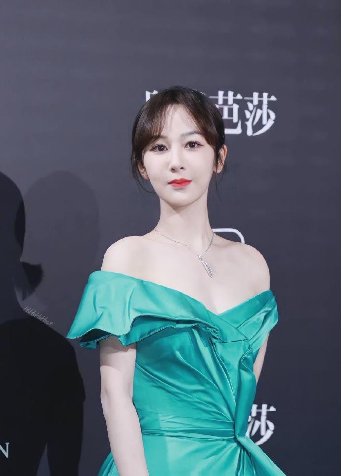 谢霆锋穿棉袄、杨颖杨紫冷得发抖、朱珠挺孕肚