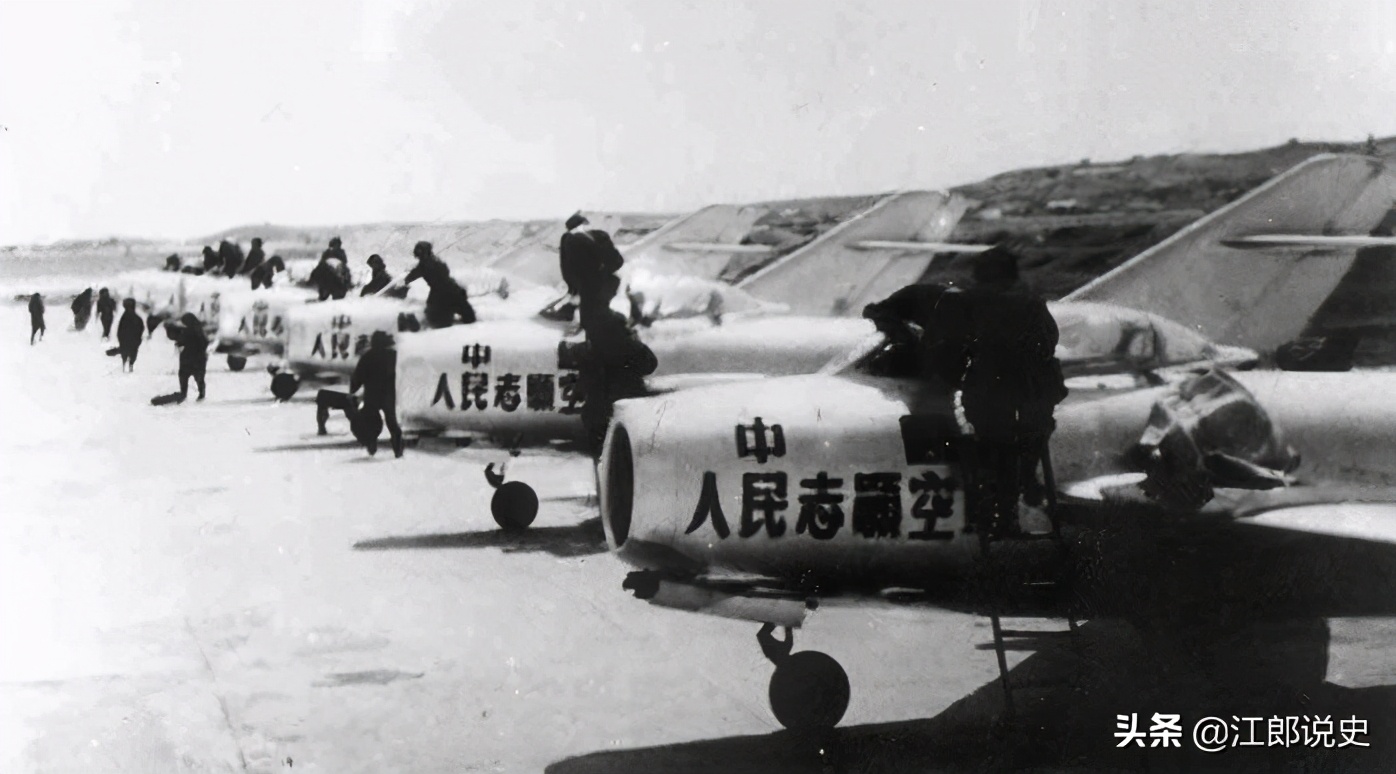 没参加过红军，董其武为什么还能授上将？毛主席：应该授上将