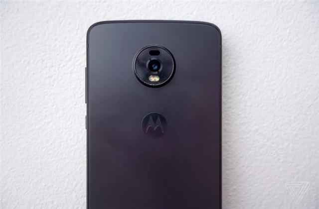 摩托罗拉手机Z4宣布公布，市场价499美元，或成最划算的5G手机上