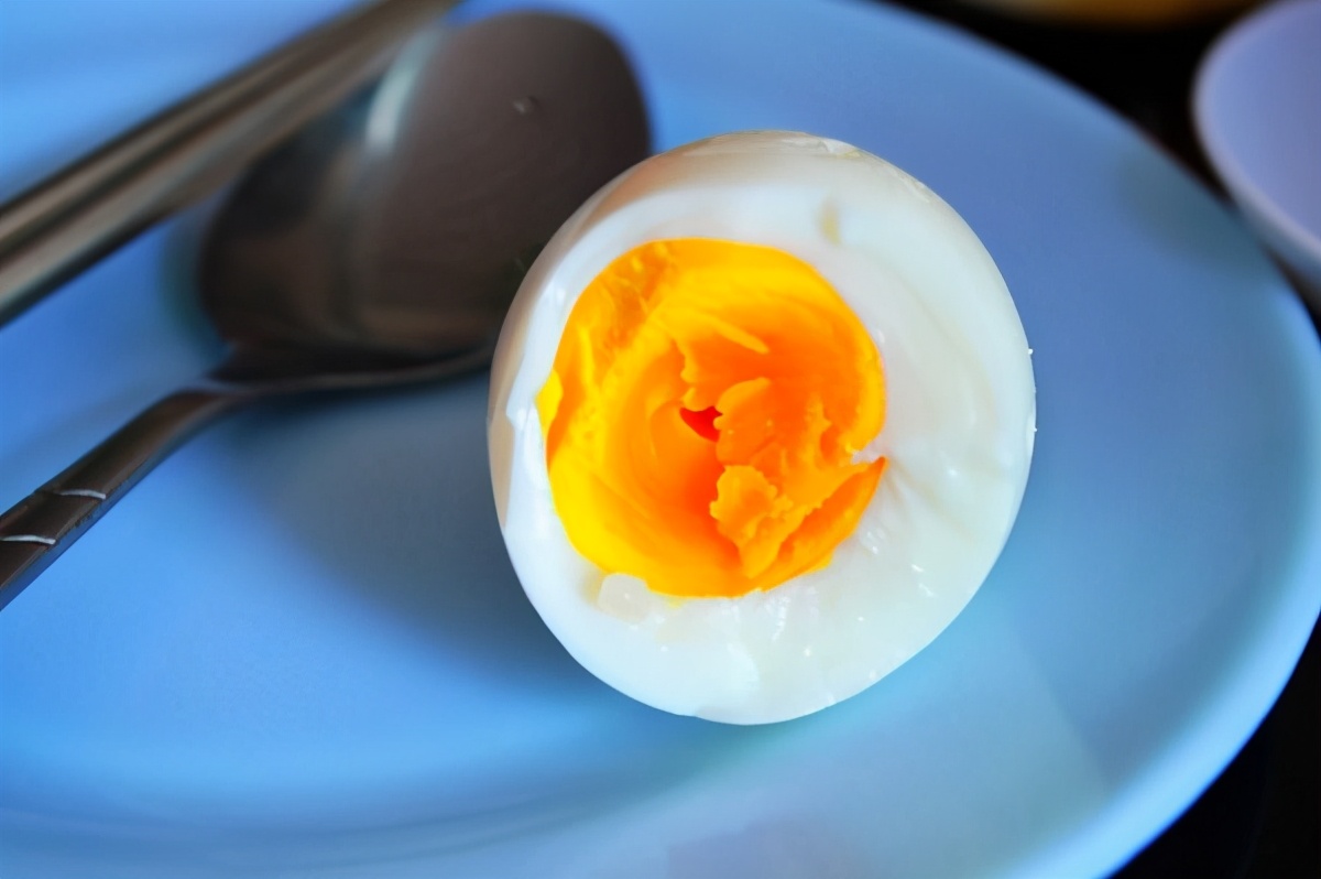 雞蛋吃多了，會升高血壓和血脂？ 每天吃一個還是半個？ 營養師解答