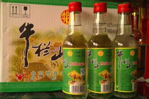 牛栏山后又一黑马，驴踢马酝酿3年，光瓶酒复兴暗藏千亿风口