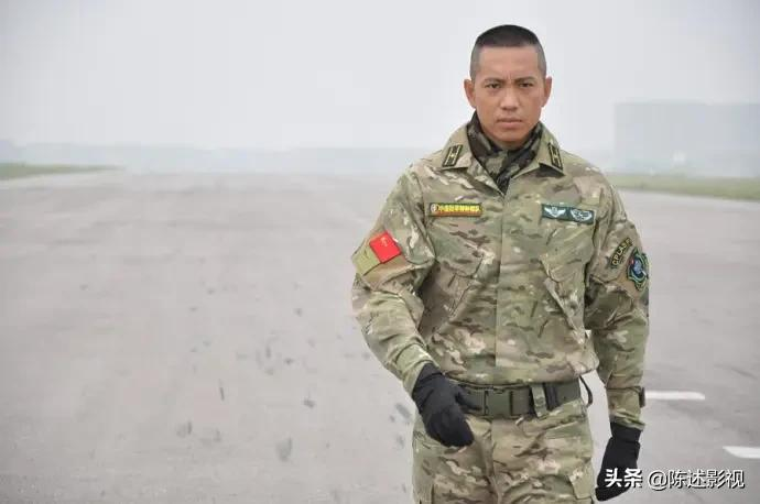 油头粉面就不要演军人了!让这13位男星告诉你,