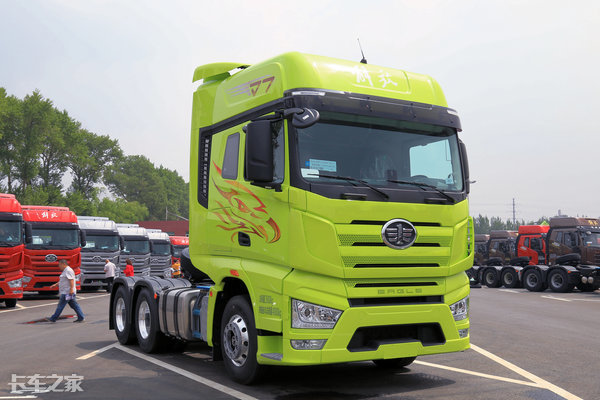 这8种颜色解放J7牵引车，哪一款才是你的最爱？