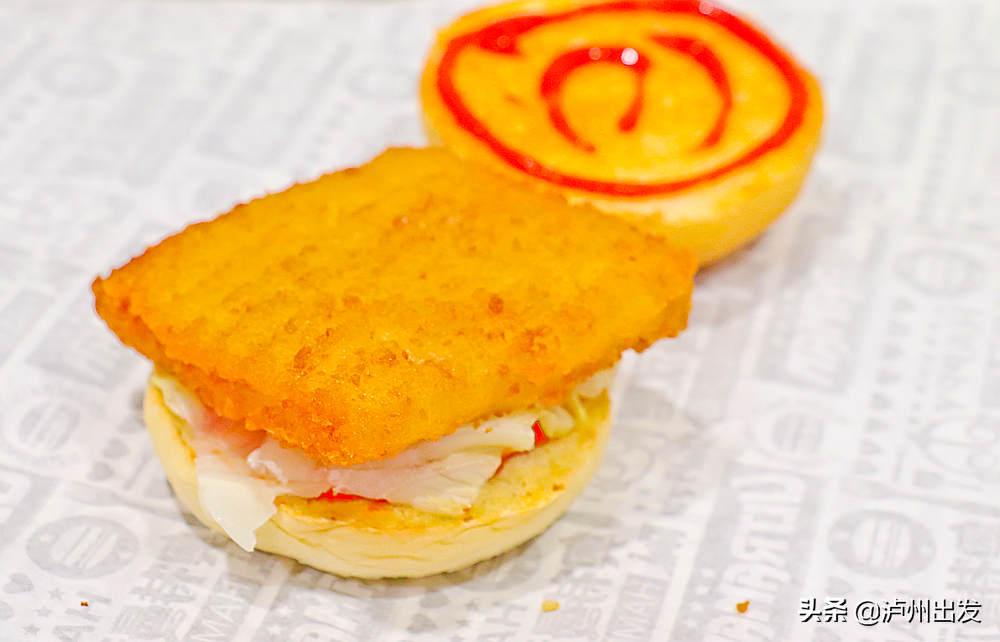 Can pull silk, can shed juice! Lu city Jing shows Aoteman thematic hamburger inn! Adjoining child is greedy cried