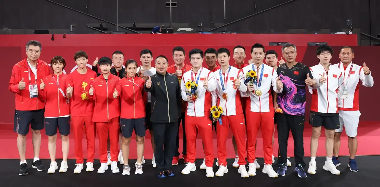 国乒结束奥运之旅归国，许昕发文“昕雯联播永不停播”让人泪目