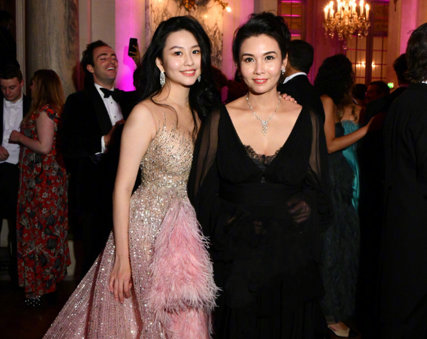 邱淑贞女儿模仿赤木晴子，22岁颜值逆天，个人表