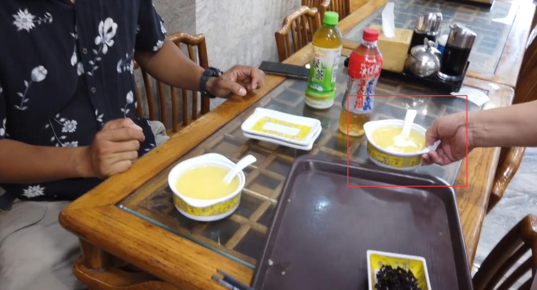 老字号遭差评就报警，被官方解除加盟合作，好口碑怎么都没了？