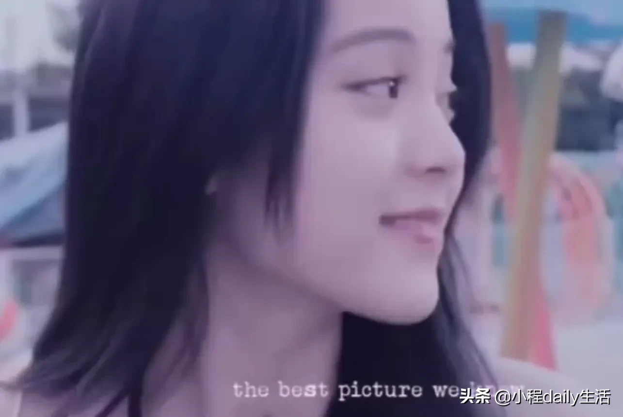 别人MV里男主给女主戴的都是戒指，但欧阳娜娜陈立农却与众不同