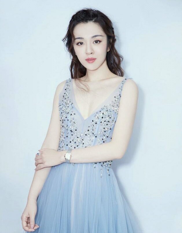 王晓晨在拍摄《我的体育老师》时自嘲到：张嘉