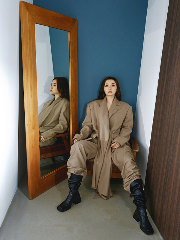 熊黛林优良基因浪费了，双胞胎女儿都不像妈，网友：等孩子长大