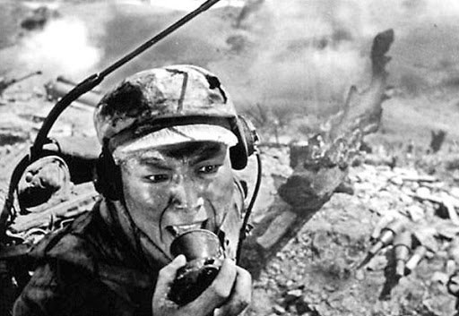 1958年，当首长路过一处县城时，发现粮仓警卫竟是牺牲5年的战友