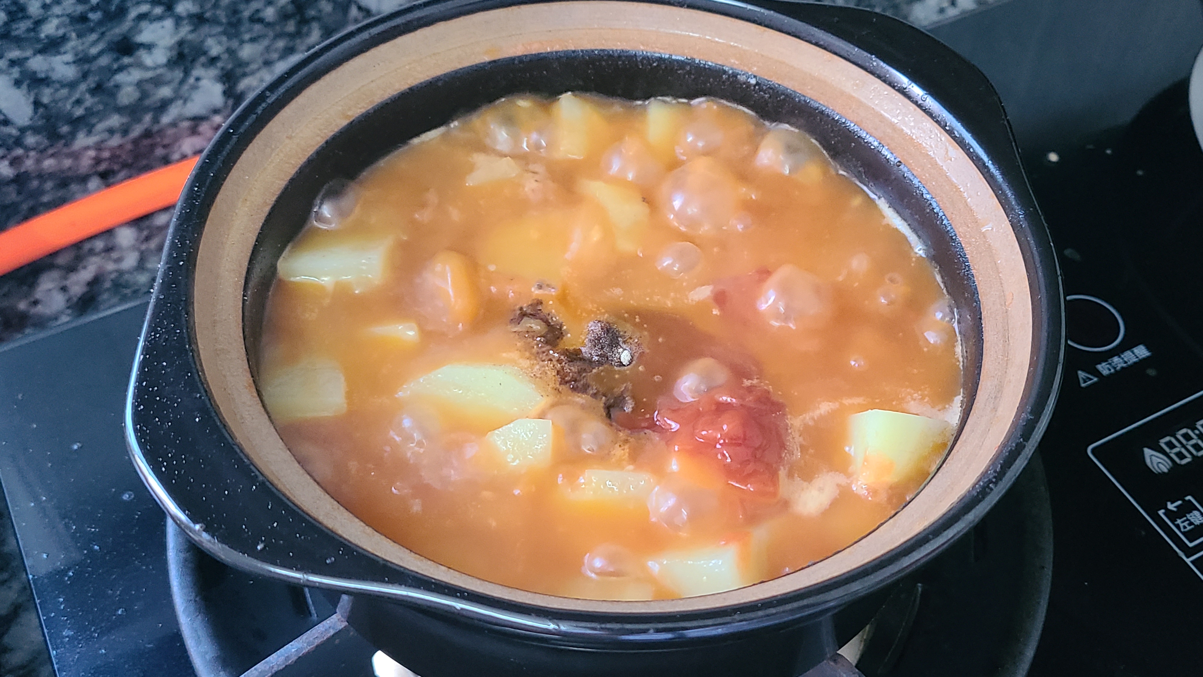 天冷就愛吃這道肥牛土豆煲，簡單美味的家常菜，太香了