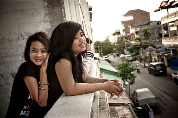 柬埔寨“黄赌毒”：白人寻欢天堂，本地人的噩