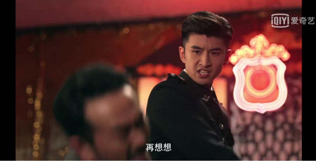 Be mysterious! Hu Yitian jumps to Zhang Yunlong's back in the street, it is to hide unexpectedly TA! 