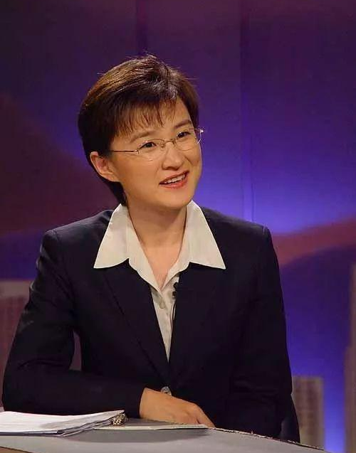 从央视名嘴到沦为被骂“滚出主持界”，董倩的