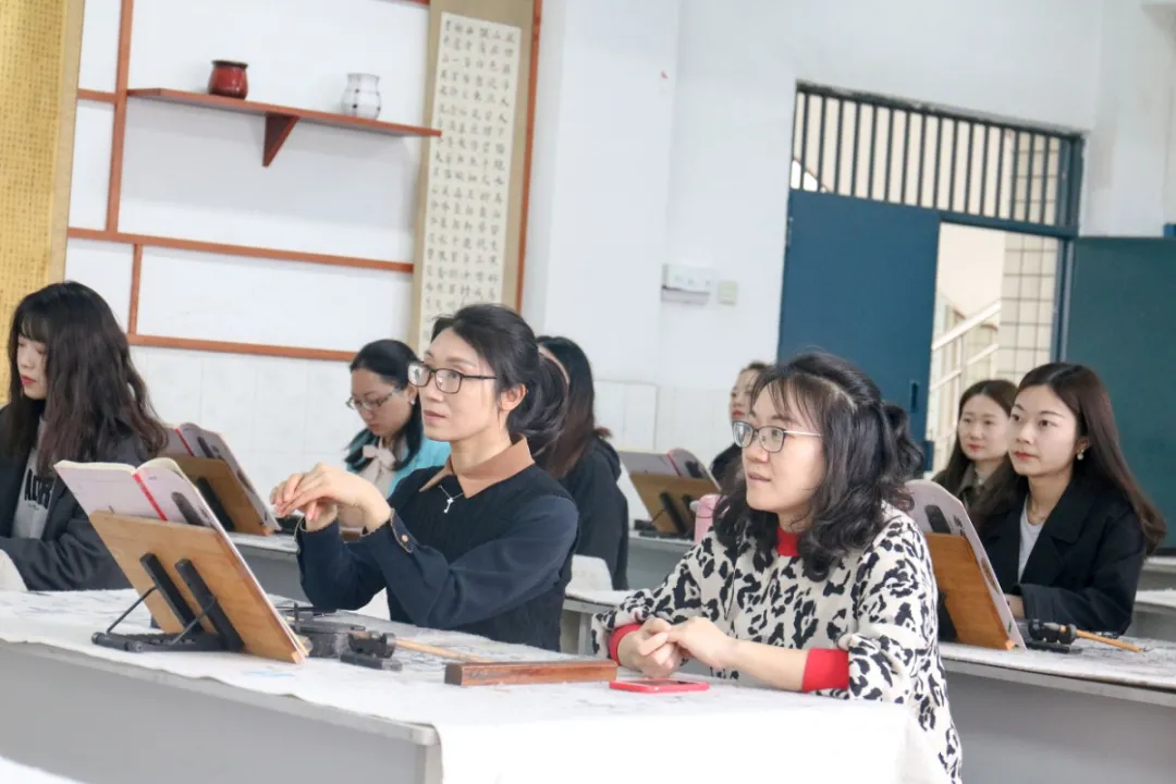 天府新区华阳实验小学小品堂书法工作坊第二批学员开班仪式