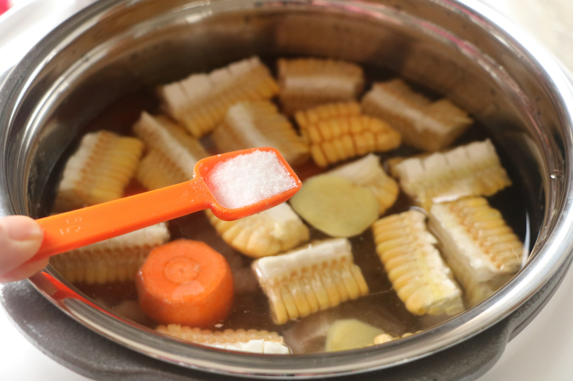 天氣轉涼，燉上這樣一道湯水，暖心暖胃好營養，老人孩子超愛喝