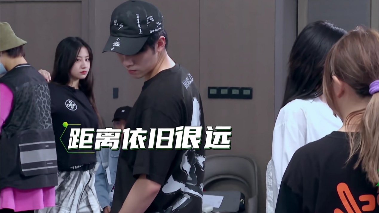 R1SE and Miss Snh48 elder sister cooperate, complete member bashful do again laugh, 11 anger Chinese change " female charming E "