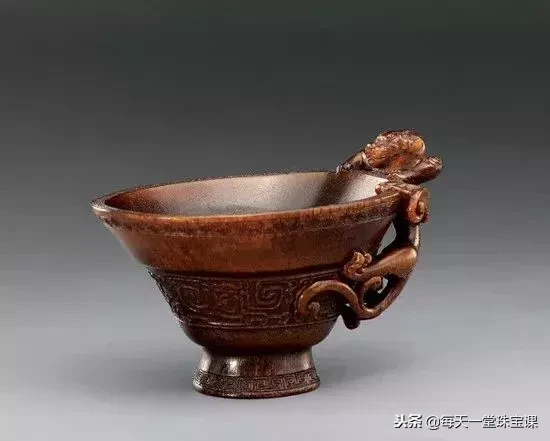 带血的宝石究竟能不能买?煞气重,戴了不吉利?真正的答案是……