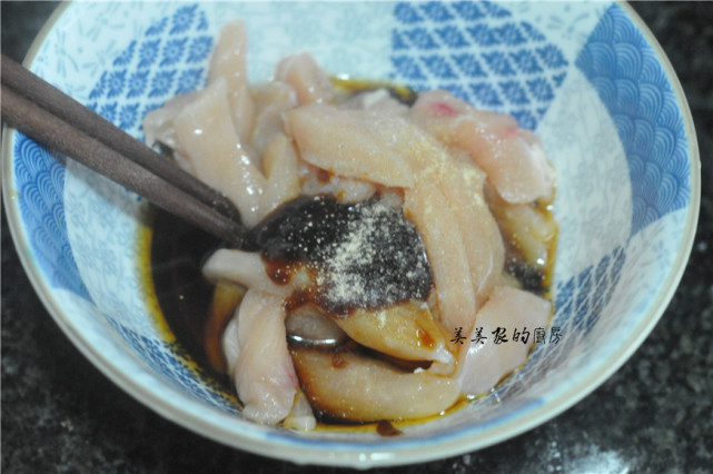雞胸肉的神仙吃法，外焦里嫩超酥香，每次做一盤，根本不夠吃