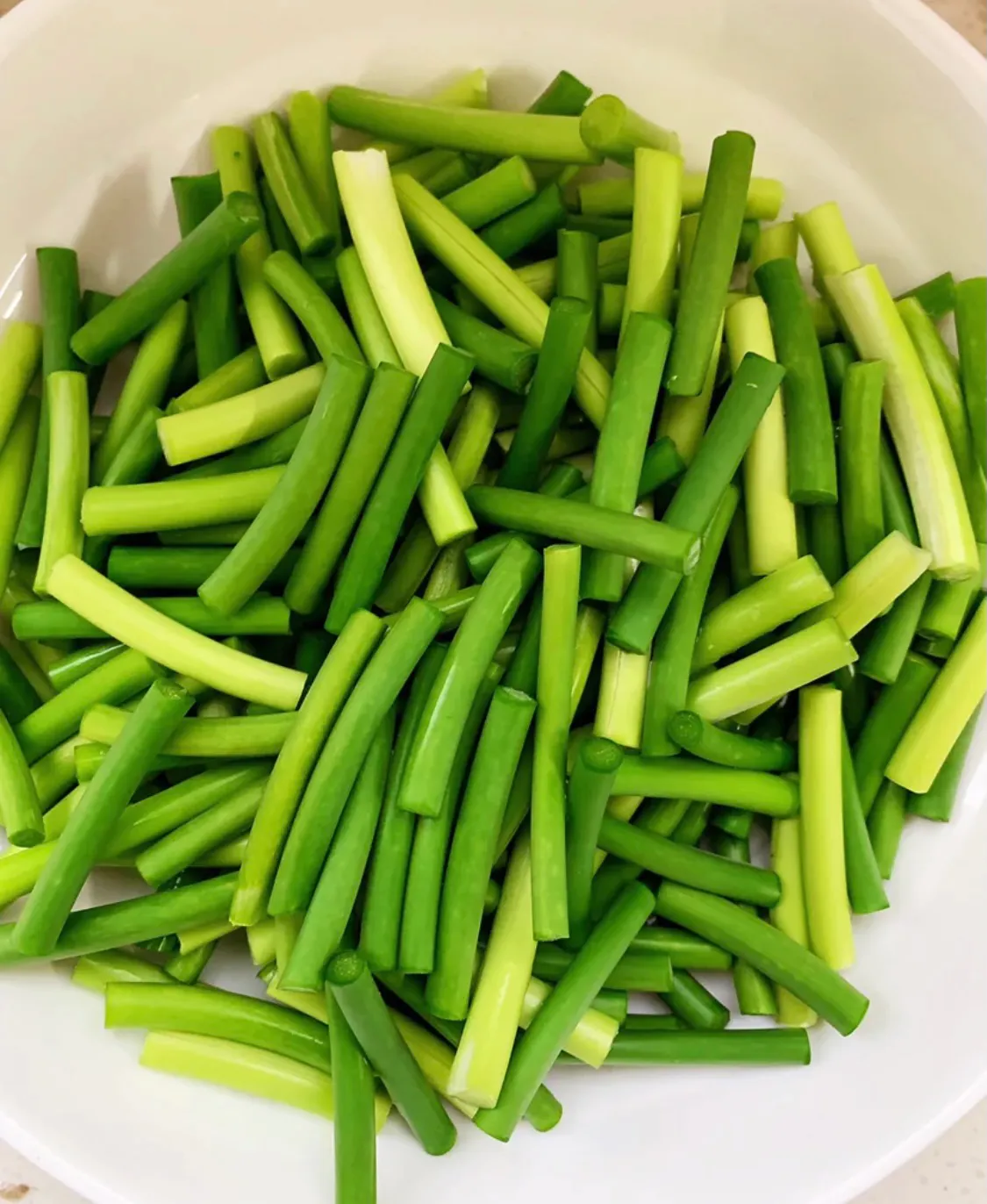 所有人都爱吃的家常菜:蒜苔炒肉 美食做法 第1张 所有人都爱吃的家常菜:蒜苔炒肉 美食做法 第1张