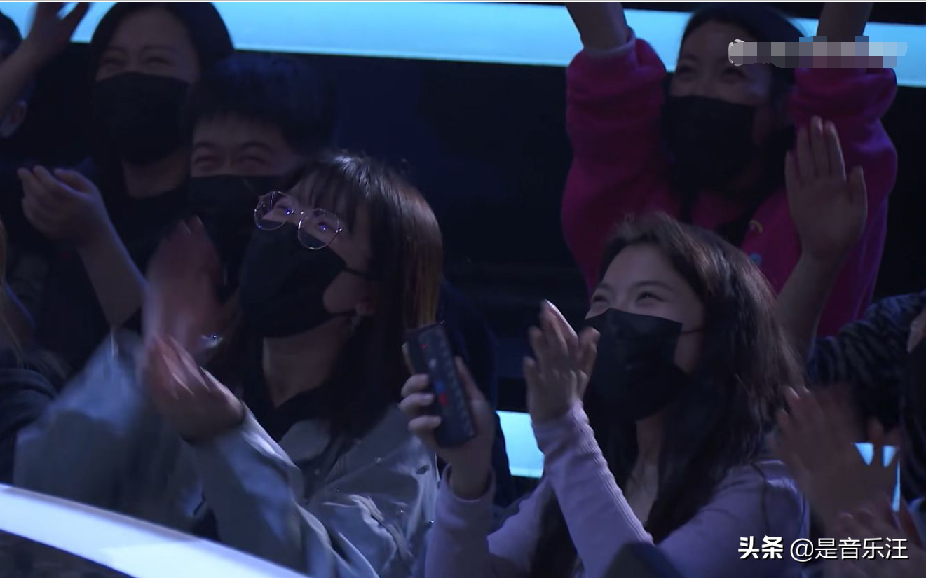 Ding Taisheng joins in " the congress that spit groove " , be rancorred madly by VAVA and Yi Li contest, the spot blast an applause